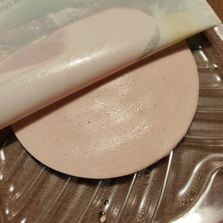 photo of Rügenwalder Mühle Veganer Schinken Spicker Mortadella shared by @sym on  26 Feb 2023 - review