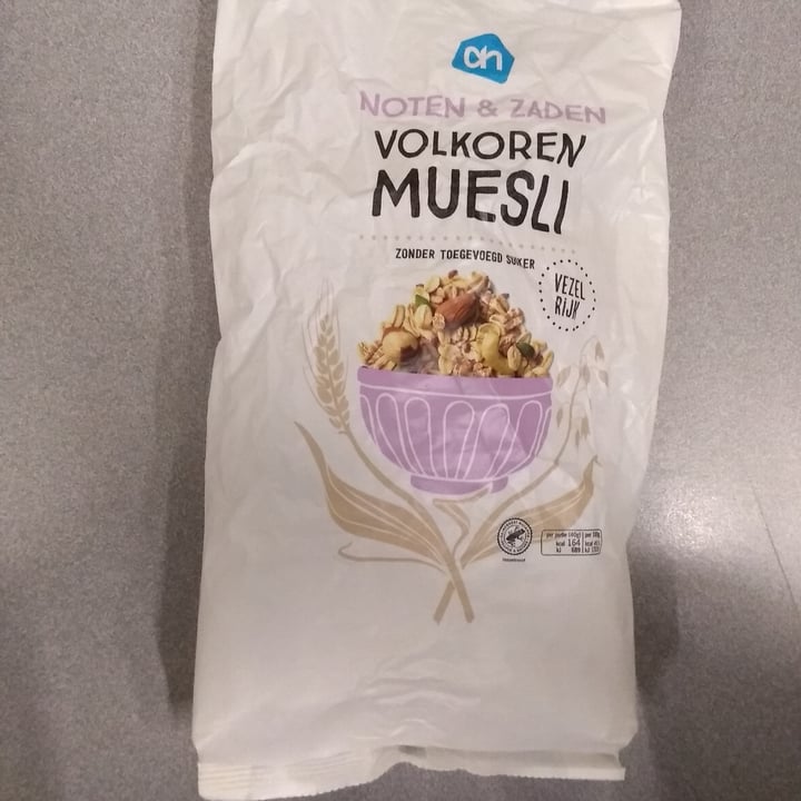 photo of Albert Heijn AH Volkoren Muesli noten & zaden shared by @bruno76 on  01 May 2023 - review