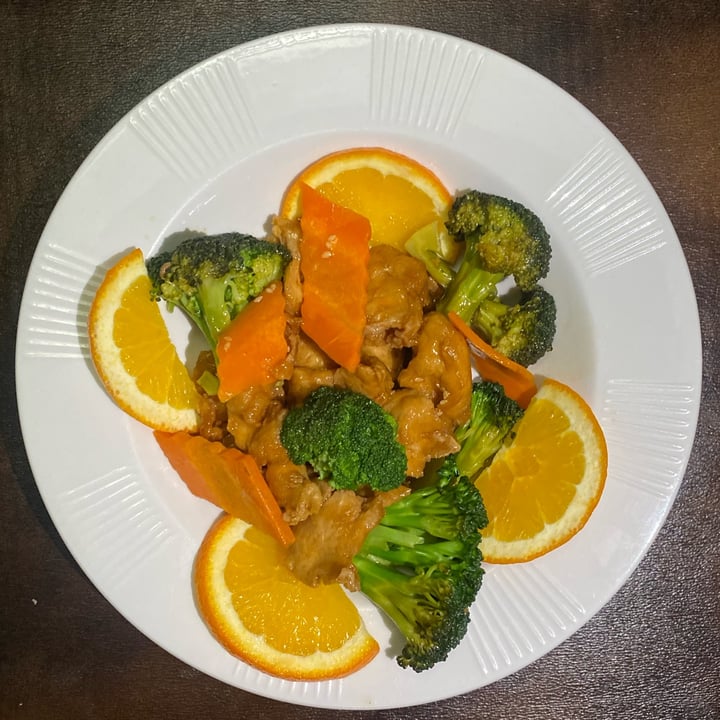 photo of Vegan Deadly Sins Orange Chicken shared by @eblackwood on  10 Feb 2023 - review