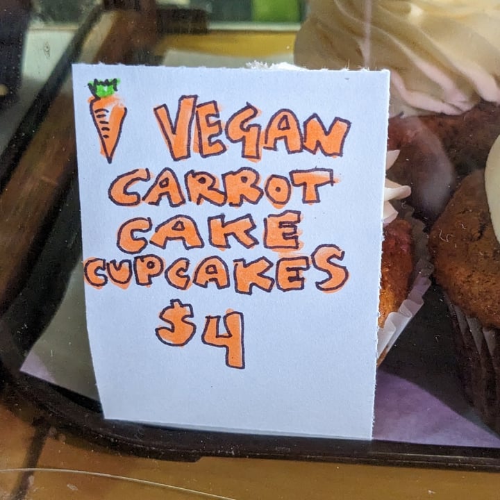 photo of Hard Times Cafe Vegan Carrot Cake Cupcake shared by @iszy on  02 Mar 2023 - review