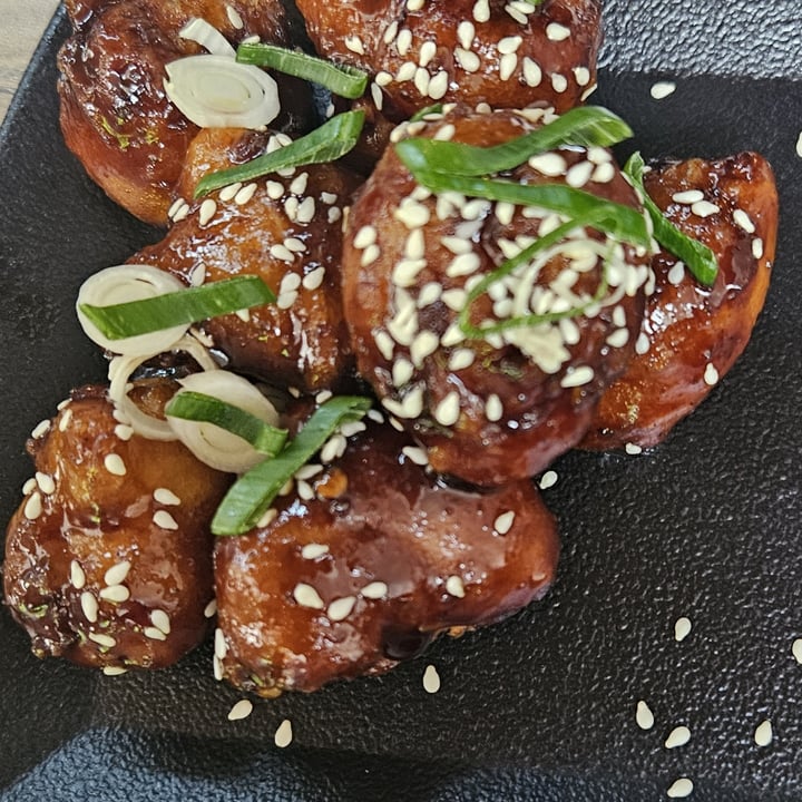 photo of Mugg & Bean ASIAN BBQ CAULIFLOWER BITES shared by @therush on  06 Mar 2023 - review