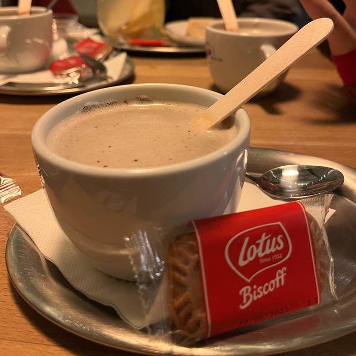 photo of CAFÉ CLUB MÍŠEŇSKÁ Hot Chocolate With Oat Milk shared by @tipsyballoons on  19 Dec 2022 - review