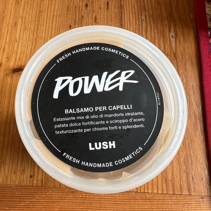 photo of LUSH Fresh Handmade Cosmetics Power Balsamo per capelli shared by @clau on  05 Feb 2023 - review