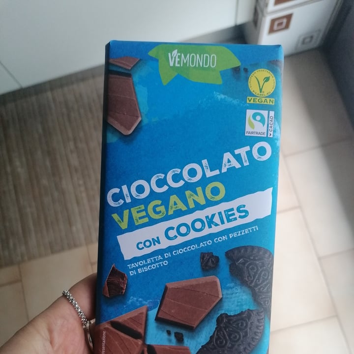 photo of Vemondo Cioccolato vegano con cookies shared by @babi94 on  08 Jan 2023 - review