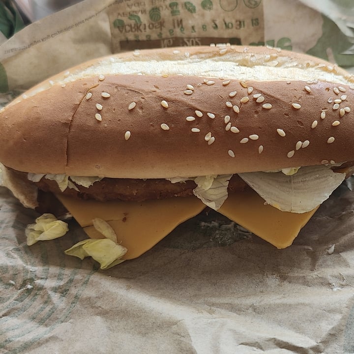 photo of Burger King Leicester Square Vegan Royale Bakon King shared by @ohrenje on  04 May 2023 - review