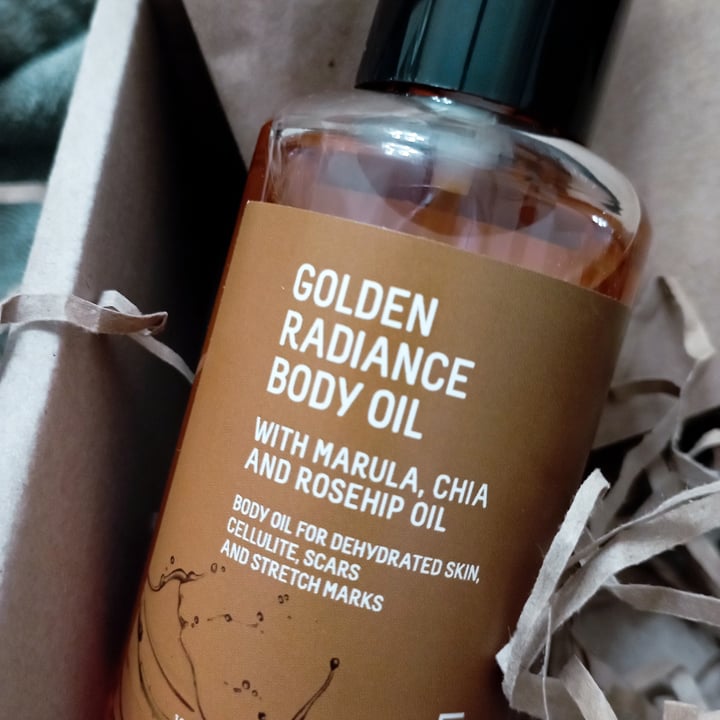 photo of Freshly Cosmetics Golden Radiance Body Oil shared by @whathaveyoudone on  04 Jan 2023 - review