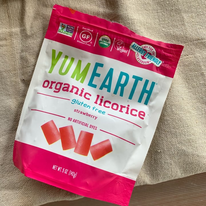 photo of Yum Earth Organic Gummy Fruits organic licorice shared by @moozoogabba on  10 Jun 2023 - review