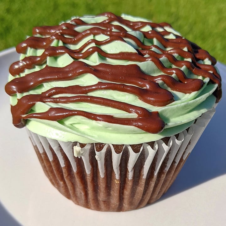 photo of Wisdom Vegan Bakery Mint Chocolate Cupcake shared by @veggieassassin on  03 Jul 2023 - review