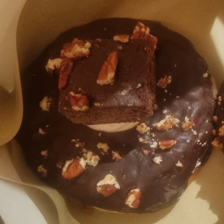 photo of VegAmazing Doughnuts Donut brownie shared by @gemmika on  16 Feb 2023 - review
