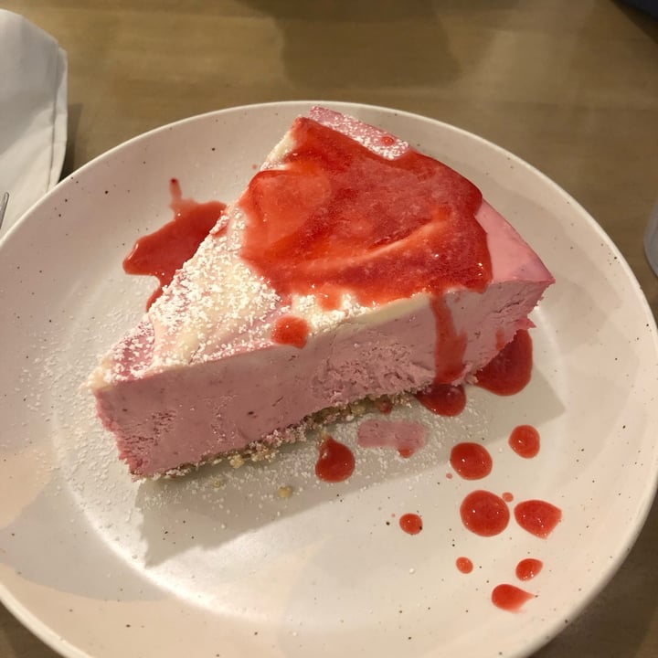 photo of Cafe Mosaics Raspberry Cheesecake shared by @roehm on  30 Jan 2023 - review