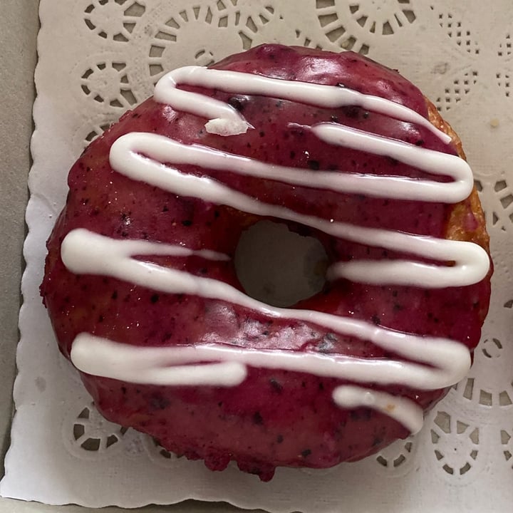photo of Hulis Donuts Blueberry & Cream Donut shared by @catherinews on  21 Apr 2023 - review