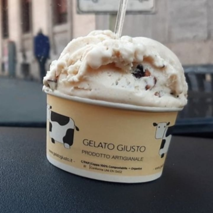 photo of Gelato Giusto Banana Noci E Cioccolato + Cioccolato shared by @lacri88 on  02 Jun 2023 - review