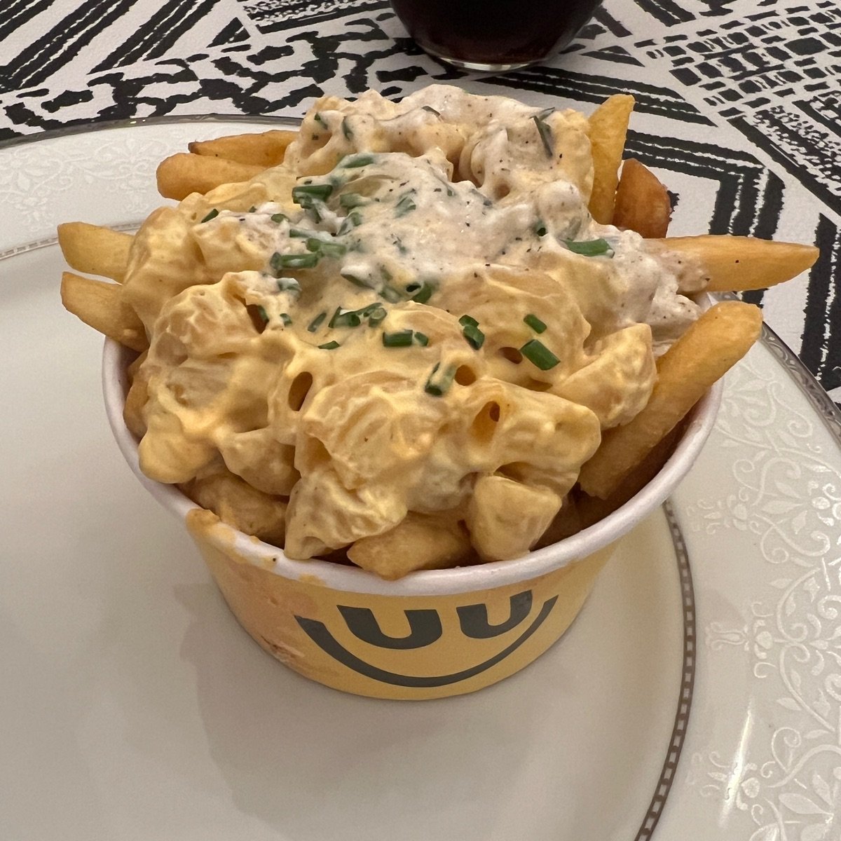 Papas Fritas Con Mac & Cheese at JOY burgers - Review by @gaby-miss-x ...