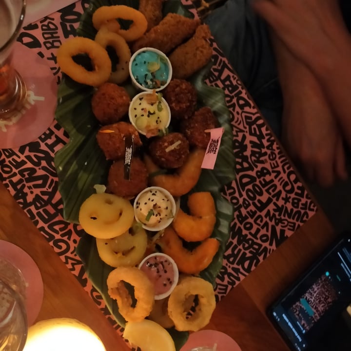 photo of Vegan Junk Food Bar VJFB Sumo Platter shared by @robertabi on  01 Jan 2023 - review