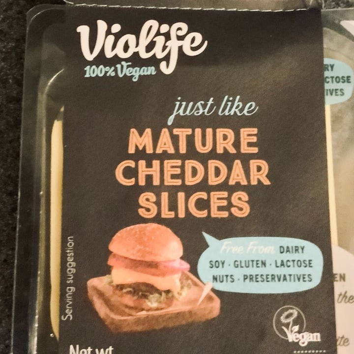 photo of Violife Cheddar Slices shared by @themindfulvegan on  26 May 2023 - review
