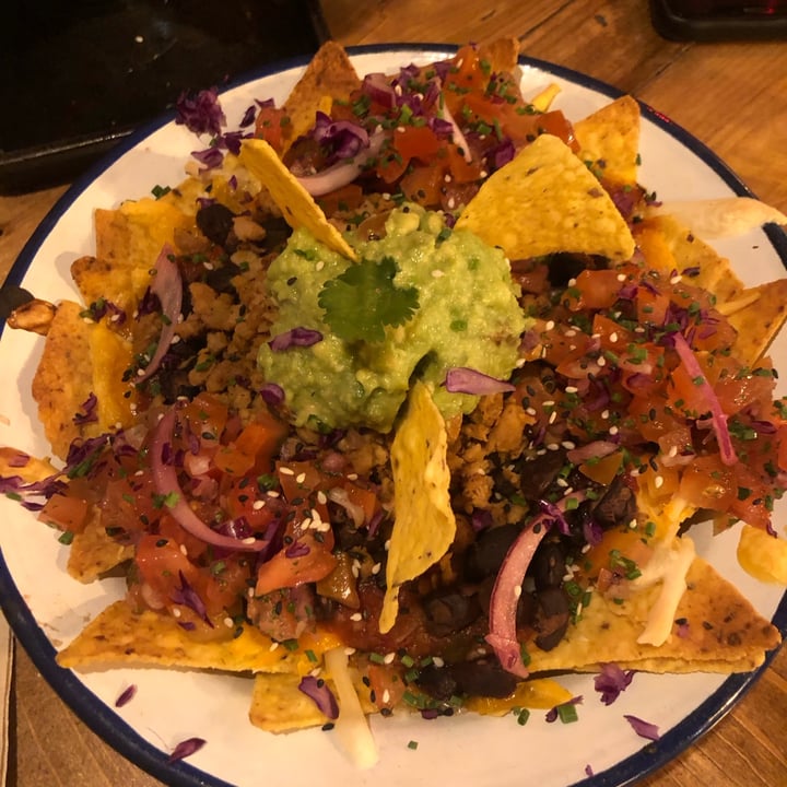 photo of Mad Mad Vegan Nachos don jalisco shared by @iratihormaza on  14 Feb 2023 - review