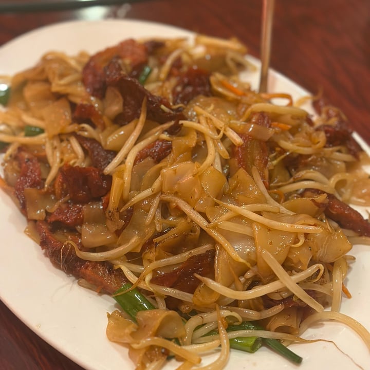 photo of The Original Buddha Bodai BBQ meat chow fun shared by @beatrizvegan on  10 May 2023 - review