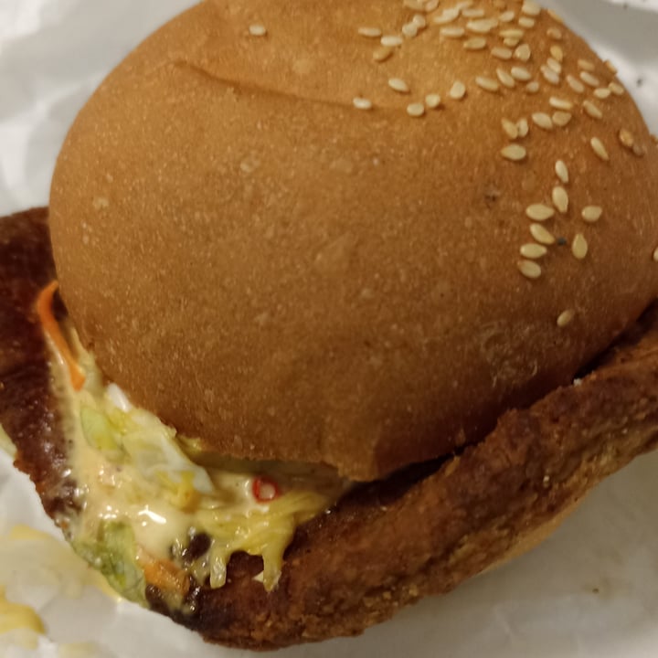 photo of The Vegan Chef Umhlanga Crispy Zingy Burger shared by @fitnish on  22 Mar 2023 - review