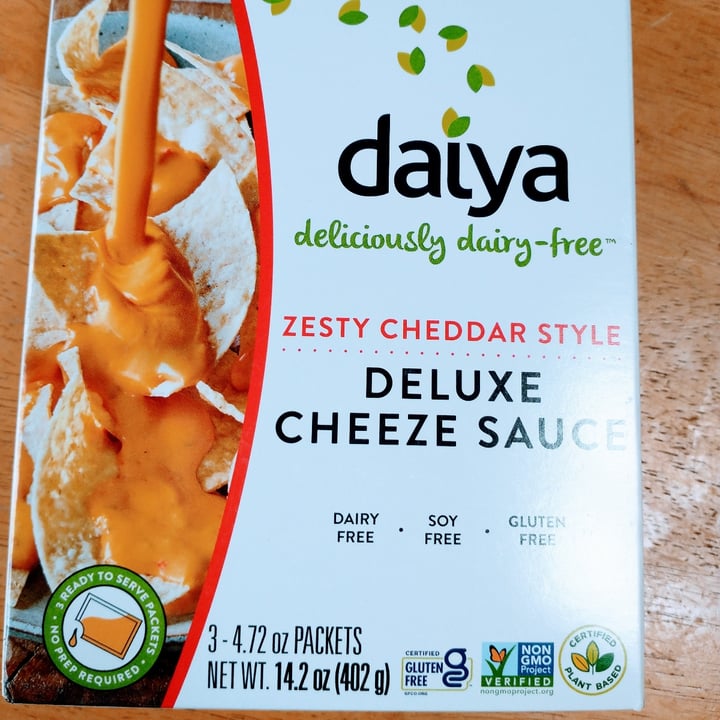 photo of Daiya Zesty Cheddar Style Deluxe Cheeeze Sauce shared by @forestnymph on  05 May 2023 - review