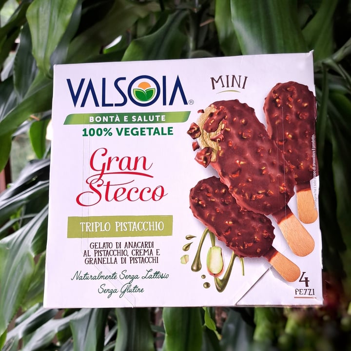 photo of Valsoia Gran Stecco Triplo Pistacchio Mini shared by @camyveg on  03 Jun 2023 - review