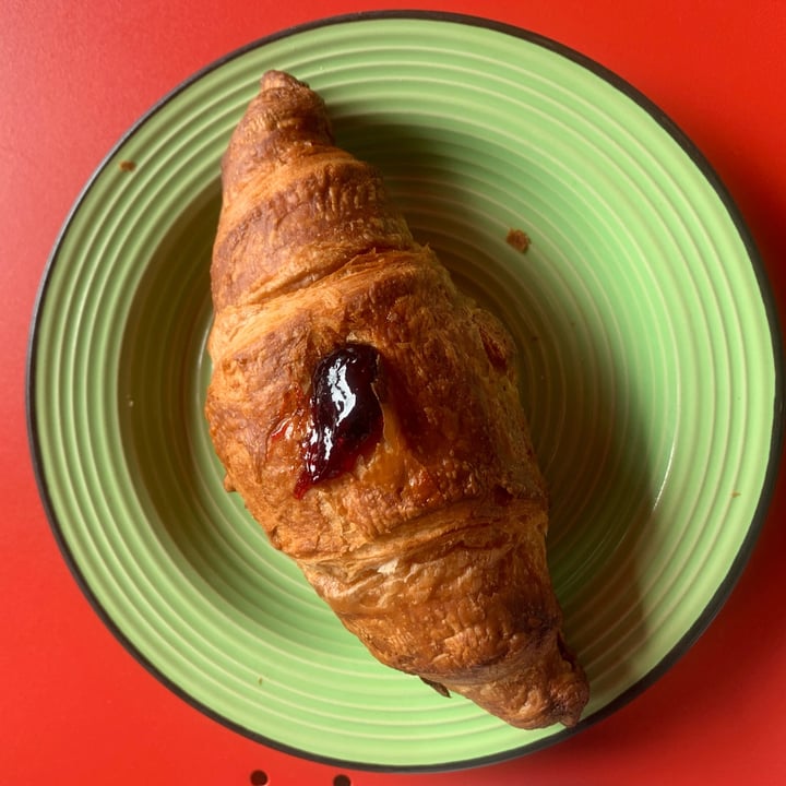 photo of Pasticceria GenuinaMente cornetto vegano shared by @amice on  11 May 2023 - review