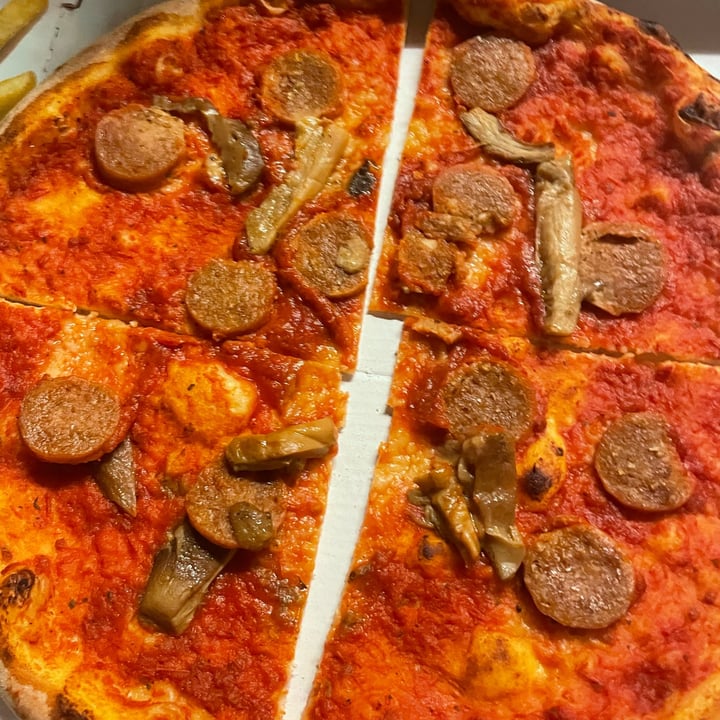 Ristorante Neccio Pisa, Italy Pizza Salsiccia beyond e funghi porcini