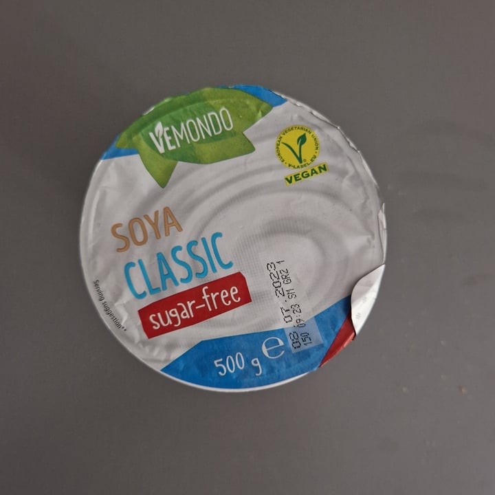 photo of Vemondo yogurt soya classic sugar-free shared by @eleveg98 on  08 Jul 2023 - review