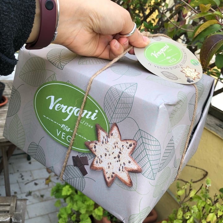 photo of Vergani vegan d’oro al cioccolato shared by @asepticfrost on  30 Dec 2022 - review