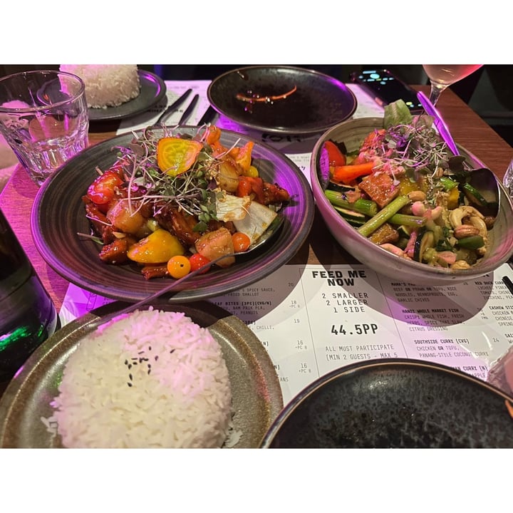 photo of Hochi Mama Vegan Duck Wraps, Tofu Cashew Stir fry, and Sweet and Sour Vegan Duck shared by @vegandelish on  08 Jul 2023 - review