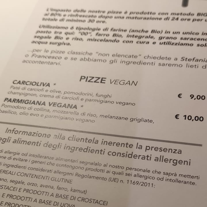 photo of Pepe Bianco Pizza Antibiotico Versione Vegan shared by @ariart on  05 May 2023 - review