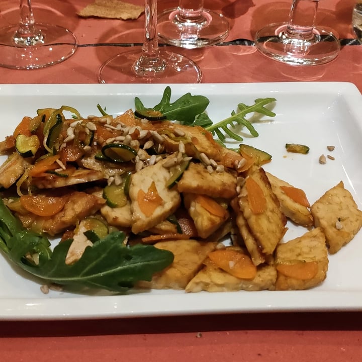 photo of Clorofilla Tempeh saltato con verdure Semi Di Girasole E Sciroppo D'acero shared by @irene80 on  06 Feb 2023 - review