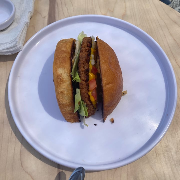 photo of The forward Thinking Eatery Burger shared by @lainamayb on  08 Aug 2023 - review