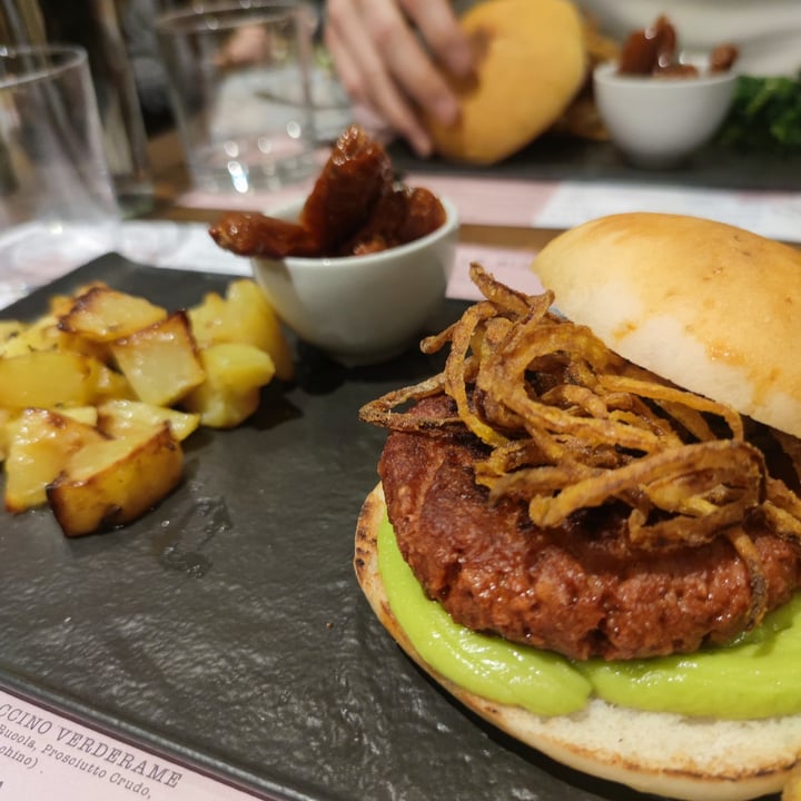 photo of Rossorame Vegan Burger shared by @itslara on  05 Apr 2023 - review
