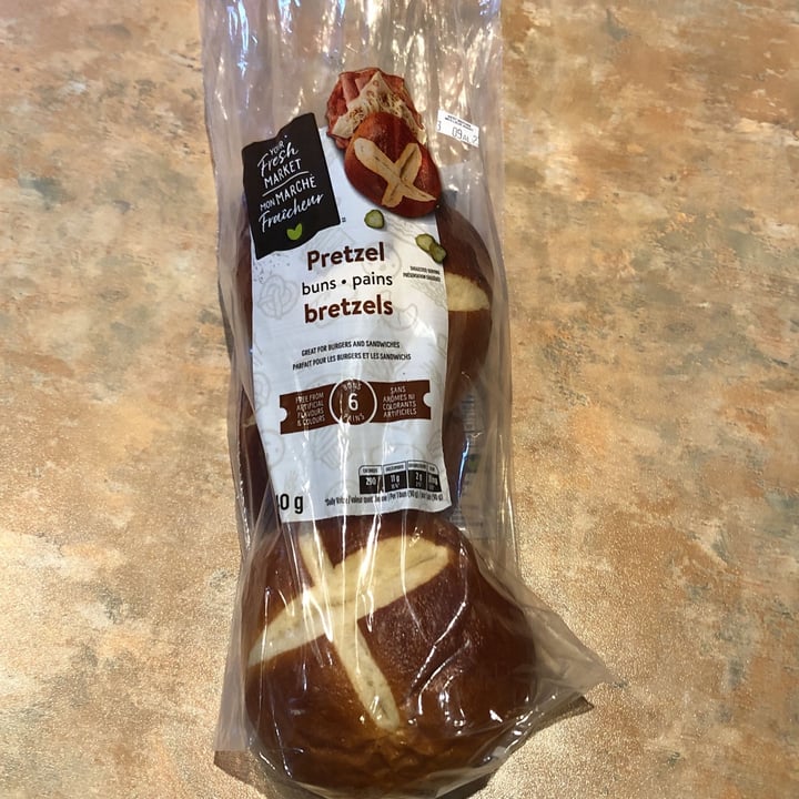 photo of Your Fresh Market pretzel buns shared by @biztheresa on  05 Apr 2023 - review