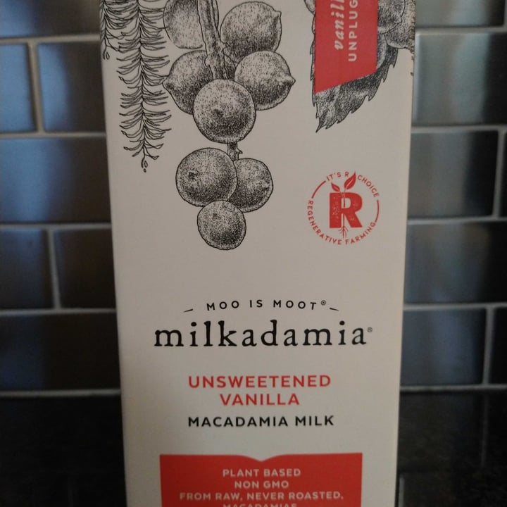 photo of Milkadamia Milkadamia Unsweetened Vanilla shared by @veganlulu on  25 Jul 2023 - review