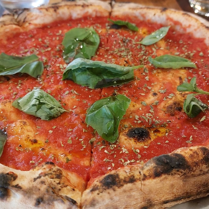 photo of Fratelli La Bufala pizza Marinara shared by @wandavetveg on  24 Dec 2022 - review