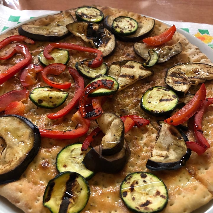 photo of Pizzeria Kebab King Focaccia Con Origano Con Aggiunta Di Verdure Grigliate shared by @vittoria19 on  20 Jan 2023 - review