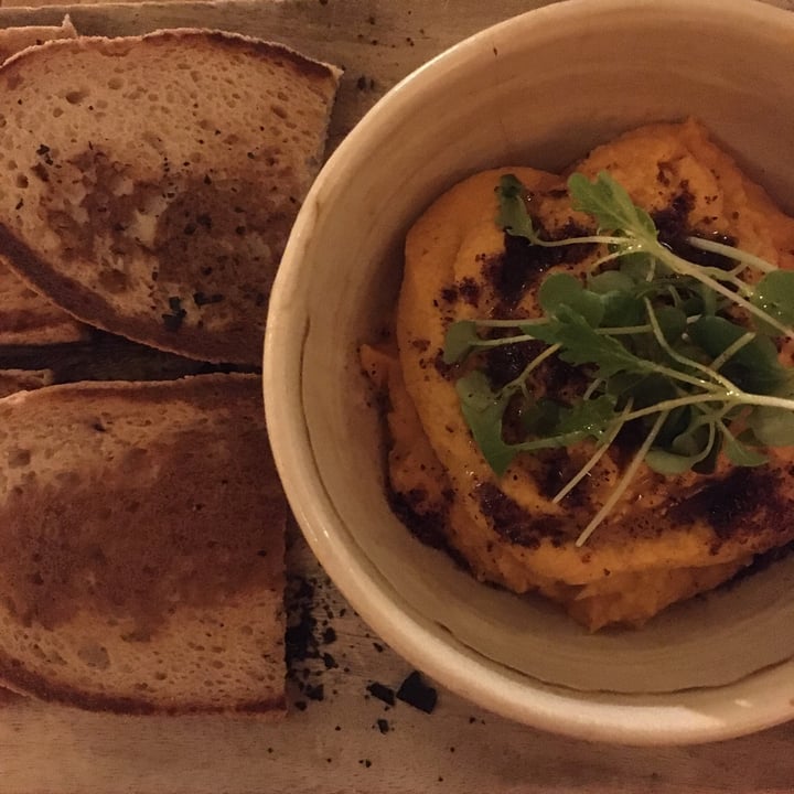 photo of The Green Spot hummus zanahoria, pita & z’hatar shared by @lucciola on  26 Mar 2023 - review