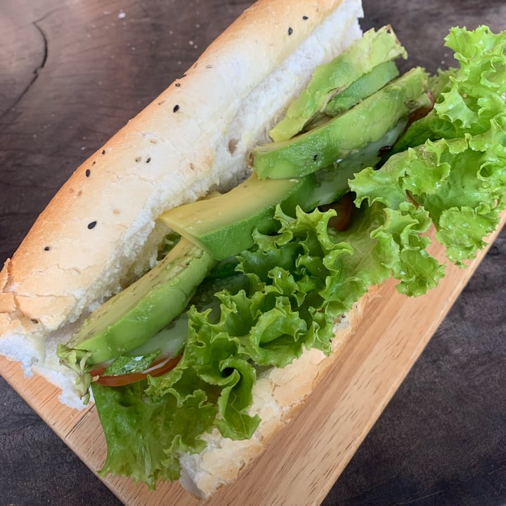 photo of Brother Bong Cafe Avocado Salad sandwich shared by @veganlinda on  12 Feb 2023 - review