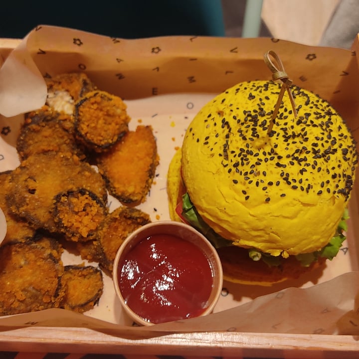 photo of Flower Burger Spicy cecio shared by @olgalo on  21 May 2023 - review