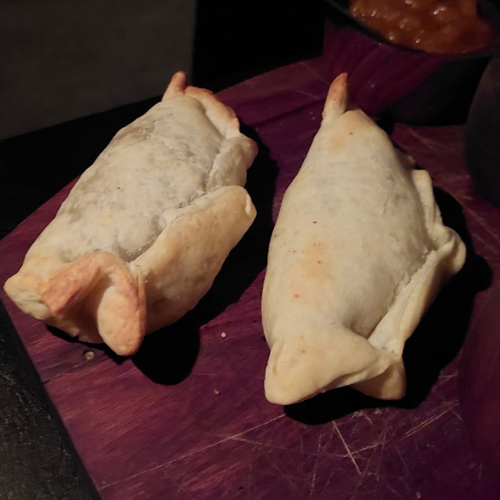 photo of Hache Almacén Empanadas Norteñas Veganas De Portobellos shared by @fermin on  03 Apr 2023 - review