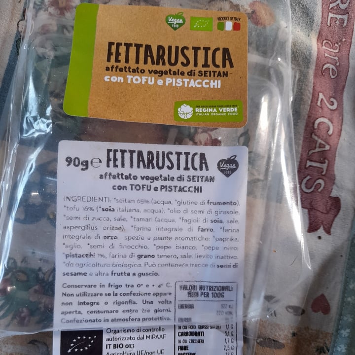 photo of Regina Verde Fettarustica con tofu e pistacchi shared by @landlady on  05 Mar 2023 - review