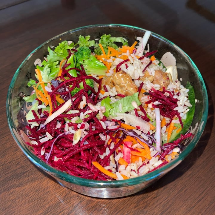 photo of Aux Vivres Westmount Bouddha bowl shared by @veganfoodreview on  07 Feb 2023 - review