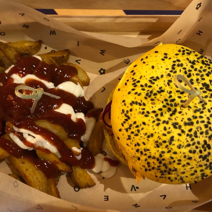 photo of Flower Burger Barrow burger shared by @rumakaur on  10 Apr 2023 - review