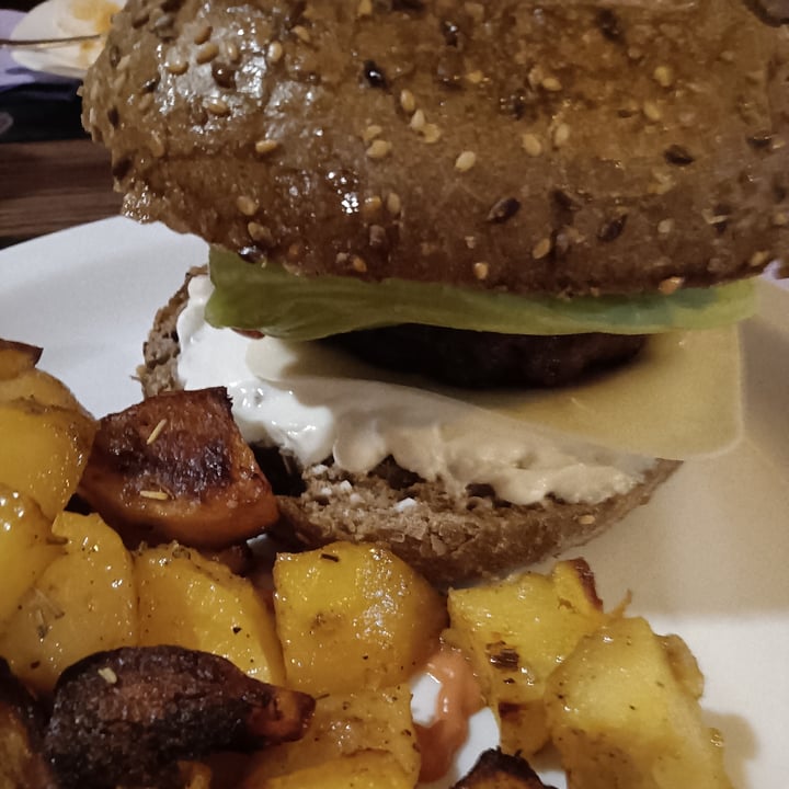 photo of Veganda Beyond Burger con patate al forno shared by @danielecicala97 on  15 Mar 2023 - review