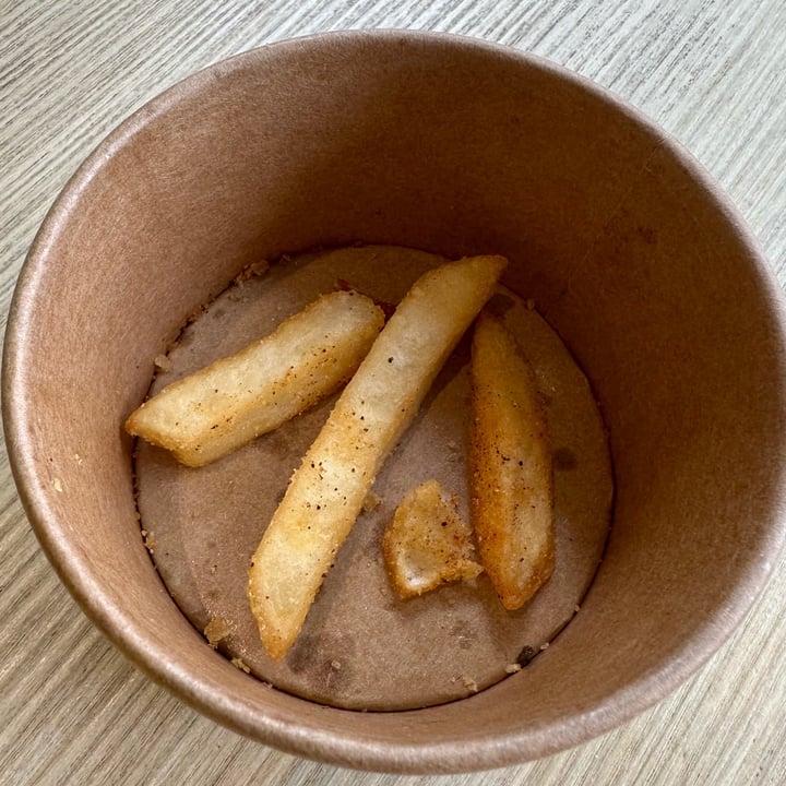 photo of Guzman y Gomez fries shared by @mrdonut on  01 Jan 2023 - review