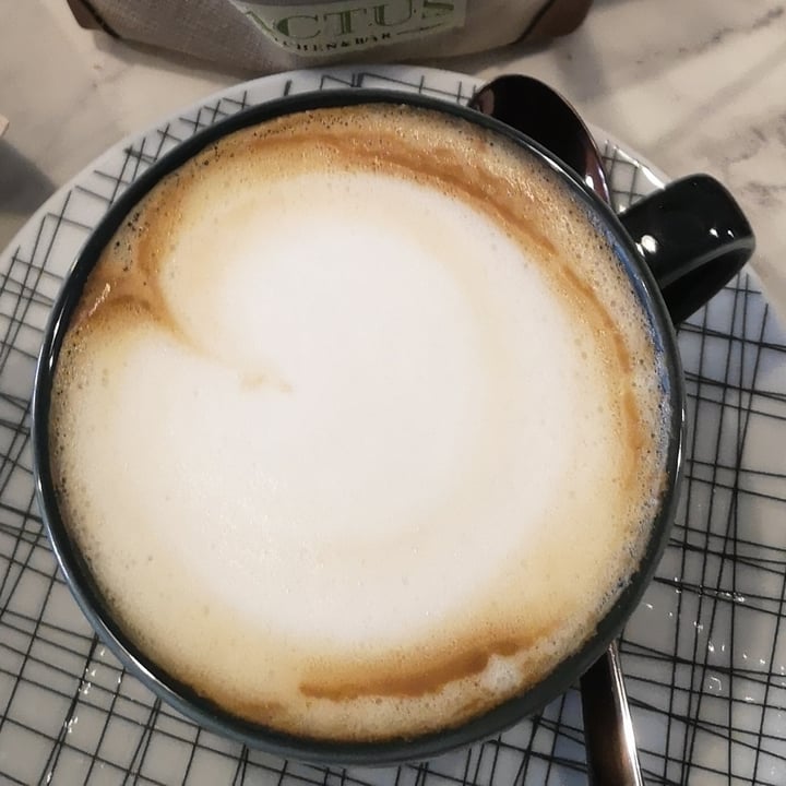 photo of Cactus Kitchen&Bar Cappuccino di avena shared by @miraculousveggybug on  25 Feb 2023 - review