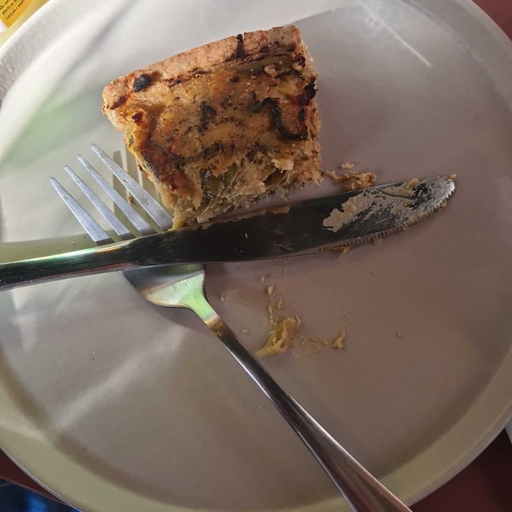 photo of JACA BÔ-AH Quiche De Tomate Confit shared by @carloslima on  15 Jul 2023 - review