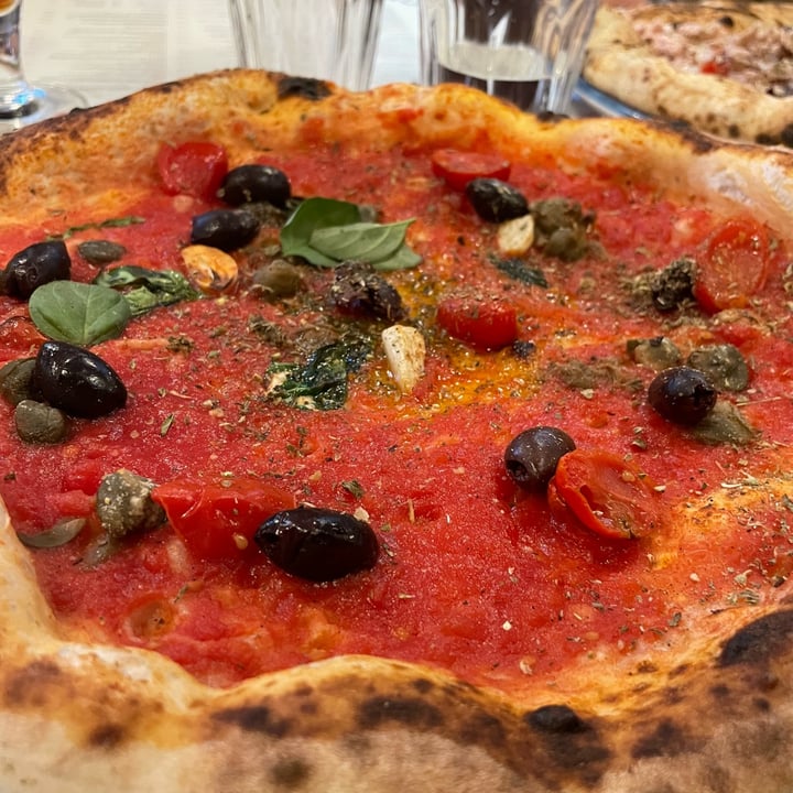photo of Pizzium - Viale Andrea Doria Pizza marinara shared by @emmapecci on  18 Jun 2023 - review