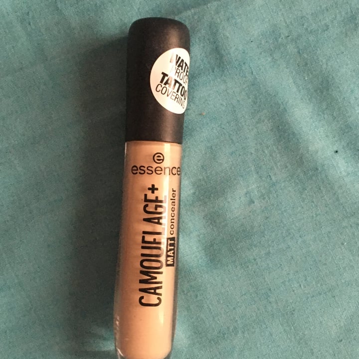 photo of Essence  corrector Tatto shared by @nereabruja on  24 Jan 2023 - review